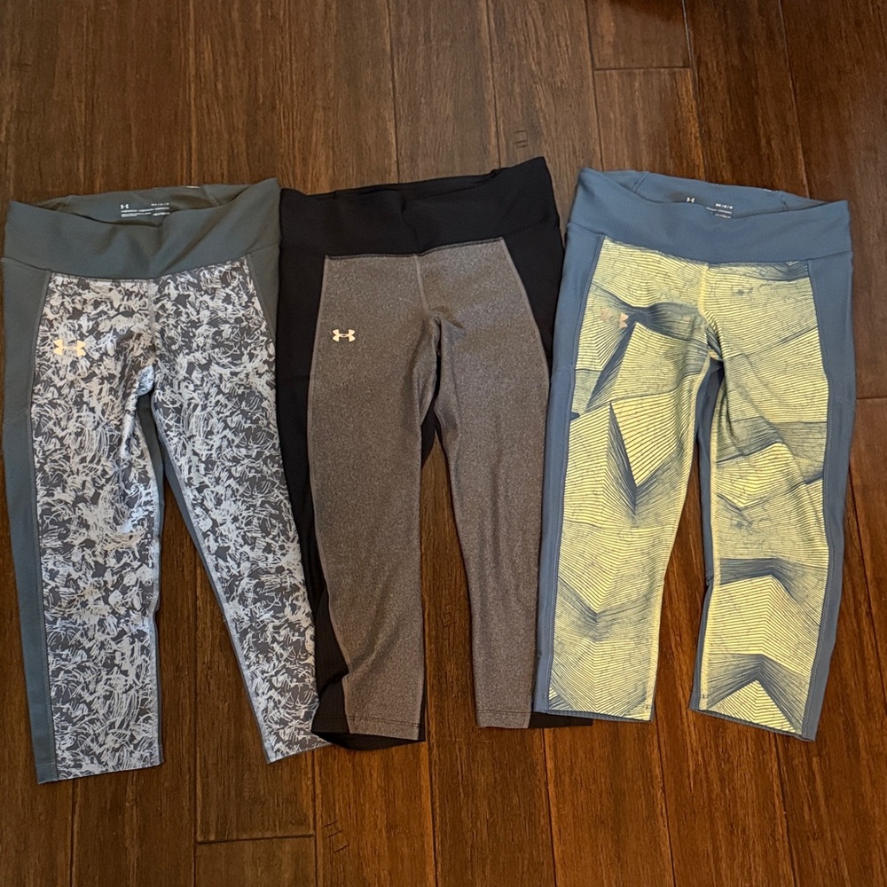 Under Armour Women's Leggings Set. Mid rise cropped.